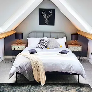 The Louis Armstrong- Modern 3 Bedroom Apartment, Super Close To The Centre Cardiff